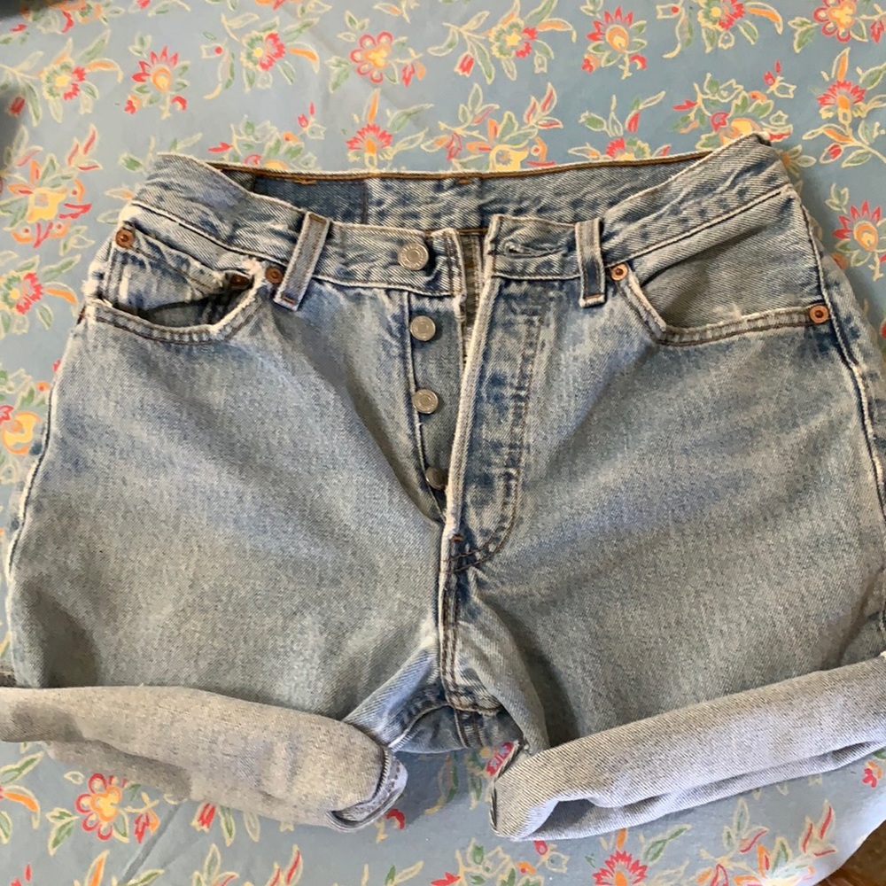 Vintage 90's Levi's Classic Light Blue Denim Roll-Cuff Women's Shorts
